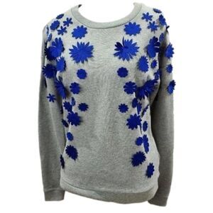 𝅺J crew gray sweater with 3D royal blue floral